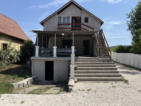 Eladó Ház 2500 Esztergom 
