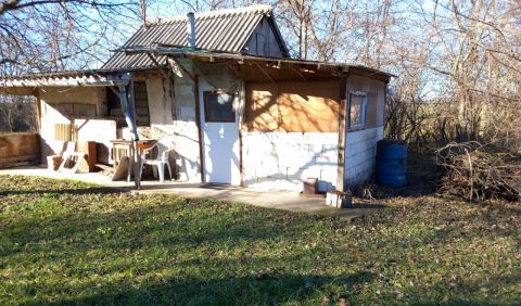 Eladó Telek 2464 Gyúró csendes utcában