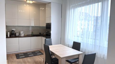 Kiadó Lakás 4028 Debrecen , Nagyerdőn újabb építésű társasházban, nappali + 3 szobás lakás KIADÓ!