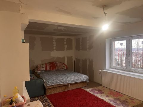 Eladó Ház 4400 Nyíregyháza , A Simai útból nyíló utcában.