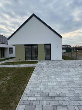 Eladó Ház 9200 Mosonmagyaróvár , Attila utca közelében
