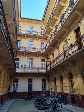 Eladó Lakás 1068 Budapest 6. kerület , Felújítando lakás a Szófia utcában 