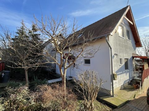 Eladó Ház 2162 Őrbottyán Zsákutcában elhelyezkedő, panorámás kétgenerációs ház eladó!
