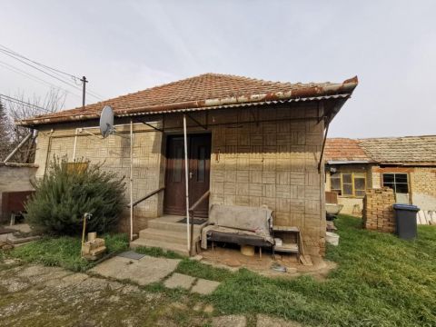 Eladó Ház 7144 Decs , 7144 Decs, Decs Központi részén