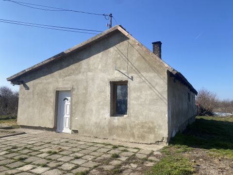 Eladó Ház 8156 Kisláng Szélső utcában