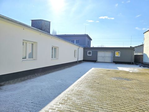 Eladó Ipari 7630 Pécs , Gyárvárosi 103 nm-es műhely