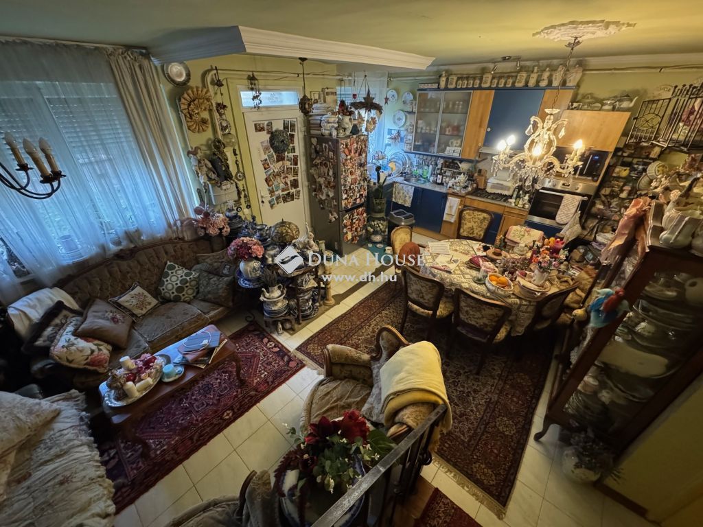 4400 Nyíregyháza , Szabadtéri Színpad közelében — 1/17