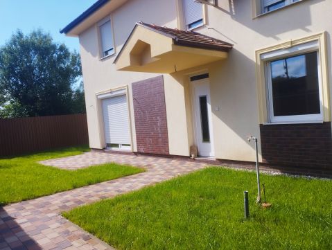 Eladó Ház 8171 Balatonvilágos , Csók István sétányról nyíló utcában