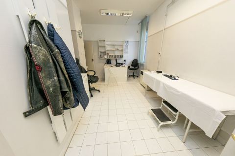 Eladó Iroda 8600 Siófok a Fő térnél