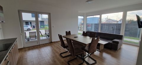 Eladó Lakás 8646 Balatonfenyves , Csendes Balaton közeli környék
