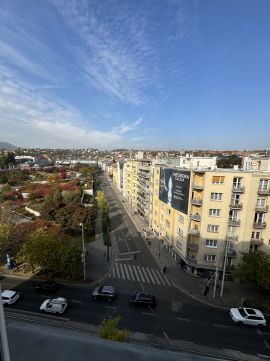 Eladó Lakás 1027 Budapest 2. kerület BELBUDÁN LEGELSŐ EMELETI KIFEJEZETTEN KÜLÖNLEGES INGATLAN
