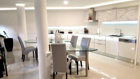 Kiadó Ház 1025 Budapest 2. kerület Privát luxus három szinten