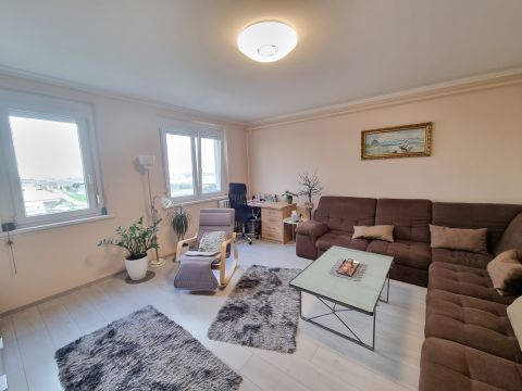 Eladó Lakás 8000 Székesfehérvár , Budai út
