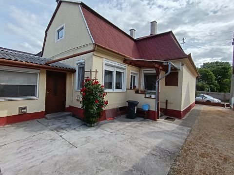 Eladó Ház 2870 Kisbér 
