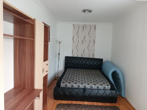 Kiadó Lakás 4032 Debrecen Debrecen, Egyetem közelében, a Károlyi Mihály utcán