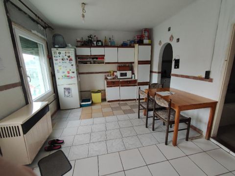 Eladó Ház 2490 Pusztaszabolcs 2490 Pusztaszabolcs, Főút