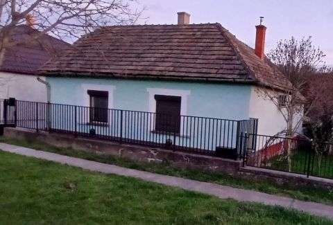 Eladó Ház 2859 Vérteskethely 