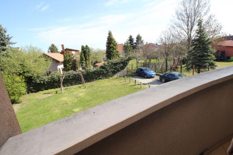 Eladó Lakás 6000 Kecskemét ELSŐ EMELETI FELÚJÍTOTT LAKÁS, NAGY ERKÉLLYEL!