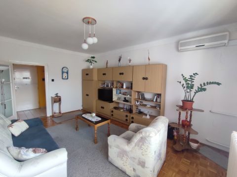 Eladó Lakás 6000 Kecskemét , Belváros szélén, Árpád krt.