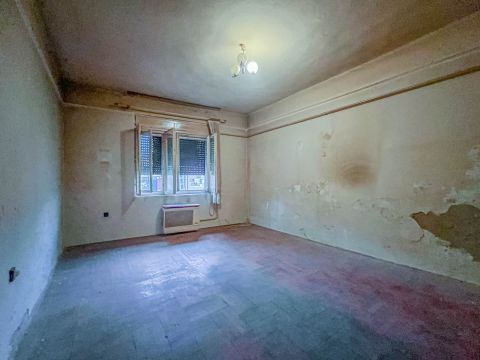Eladó Lakás 1239 Budapest 23. kerület , Felújítandó garzonlakás a Hősök terétől 2 percre