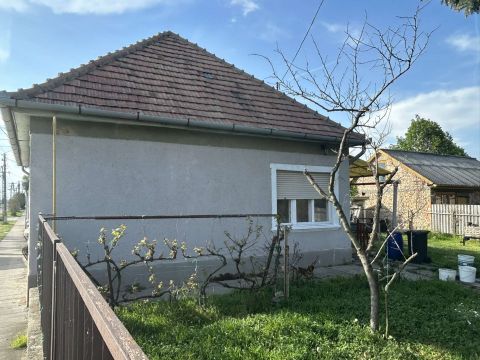 Eladó Ház 2200 Monor Tesco közelében