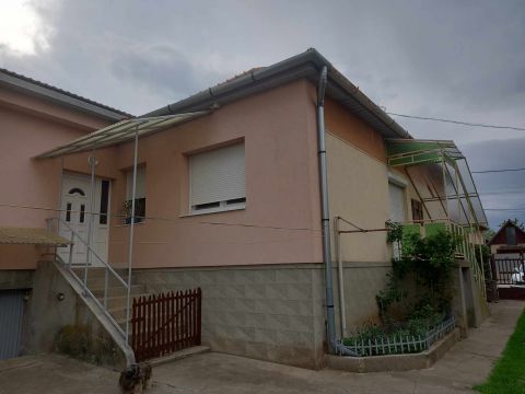 Eladó Ház 3034 Szűcsi 