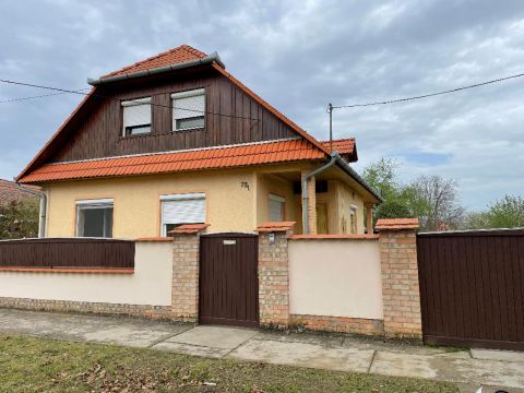 Eladó Ház 5661 Újkígyós , 5661 Újkígyós, Tó környéke