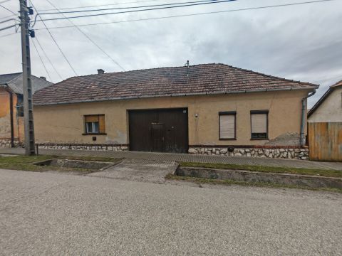 Eladó Ház 2517 Kesztölc 