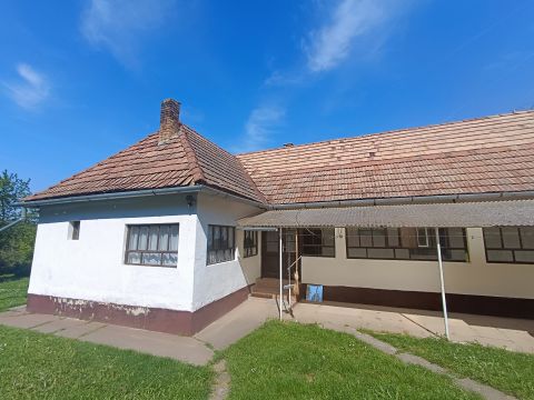 Eladó Ház 7064 Gyönk , Erdő szélén, gyönyörű környezetben