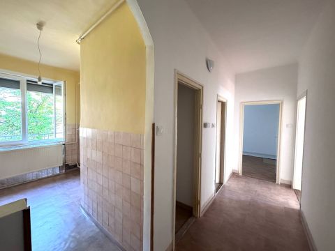 Eladó Lakás 7300 Komló 