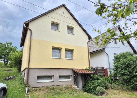 Eladó Ház 2535 Mogyorósbánya 