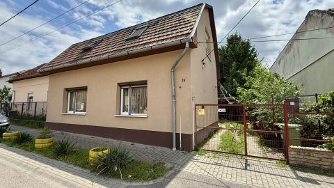 Eladó Ház 1163 Budapest 16. kerület 