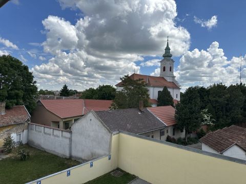 Eladó Lakás 2750 Nagykőrös Nagykőrös belvárosában, 2 szoba + nappalis lakás eladó