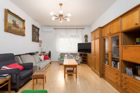 Eladó Ház 9151 Abda , Fő utca közelében