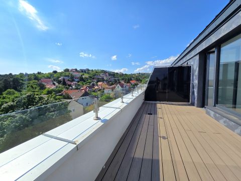 Eladó Lakás 7624 Pécs Mecsekoldal egyetemek közeli részén126 nm-es penthouse lakás
