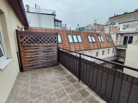 Eladó Lakás 1066 Budapest 6. kerület 
