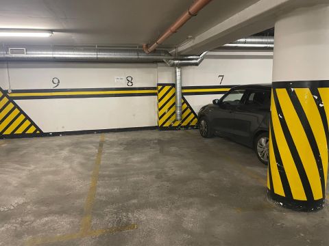 Eladó Parkoló 1077 Budapest 7. kerület Síp utcai teremgarázs első emeleti parkolóhely autólifttel