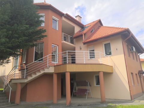 Eladó Ház 7100 Szekszárd , Bakta legszebb utcájában ÖRÖK PANORÁMÁS, két generációs