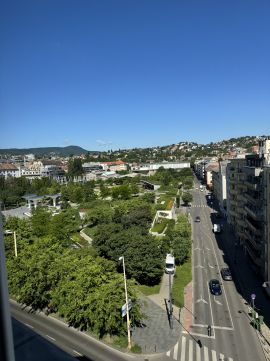 Eladó Lakás 1027 Budapest 2. kerület , BELBUDÁN LEGELSŐ EMELETI KIFEJEZETTEN KÜLÖNLEGES INGATLAN