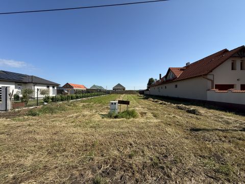 Eladó Telek 6772 Deszk 