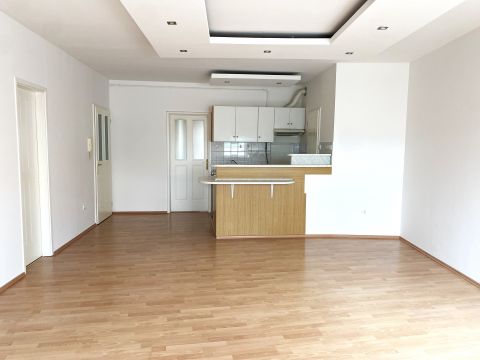 Kiadó Lakás 5600 Békéscsaba 