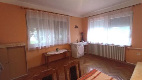 Eladó Ház 5126 Jászfényszaru , 5126 Jászfényszaru, Főút