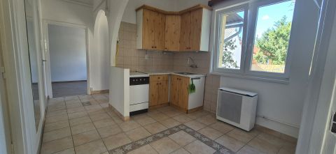 Kiadó Ház 6000 Kecskemét , Kiadó 2 szobás házrész a Vacsiközben!