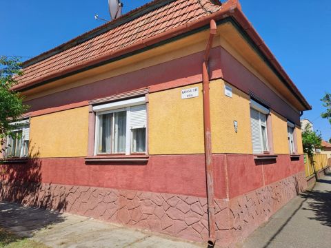 Eladó Ház 6422 Tompa , Központban