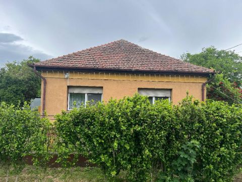 Eladó Ház 2766 Tápiószele 2766 Tápiószele, város széle