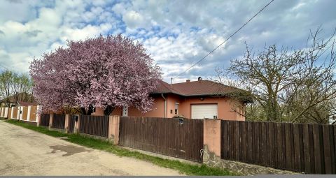 Eladó Ház 2600 Vác , Boglárka utca 1