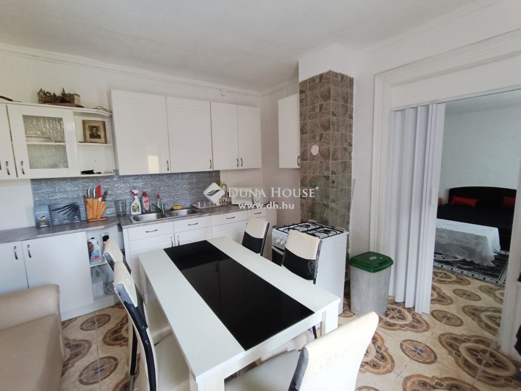 7150 Bonyhád , Központ — 1/11