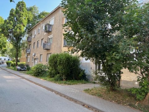 Eladó Lakás 2500 Esztergom 
