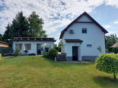Eladó Ház 9400 Sopron Sopron, Tómalom utca - Kallómalom utca környékén eladó ház