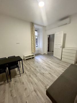 Kiadó Lakás 1067 Budapest 6. kerület Szondi utcában kiadó garzon lakás!!
